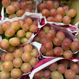 山梨産紅香印葡萄 一箱5〜7房入 約3kg